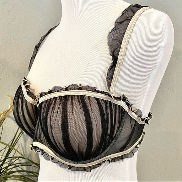 NWOT Kardashian Kollection Intimates Ruffle Balconette Bra, 34C - Picture 2 of 12